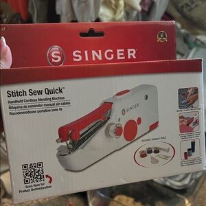 Singer Handheld Cordless Mending Machine - Red and White